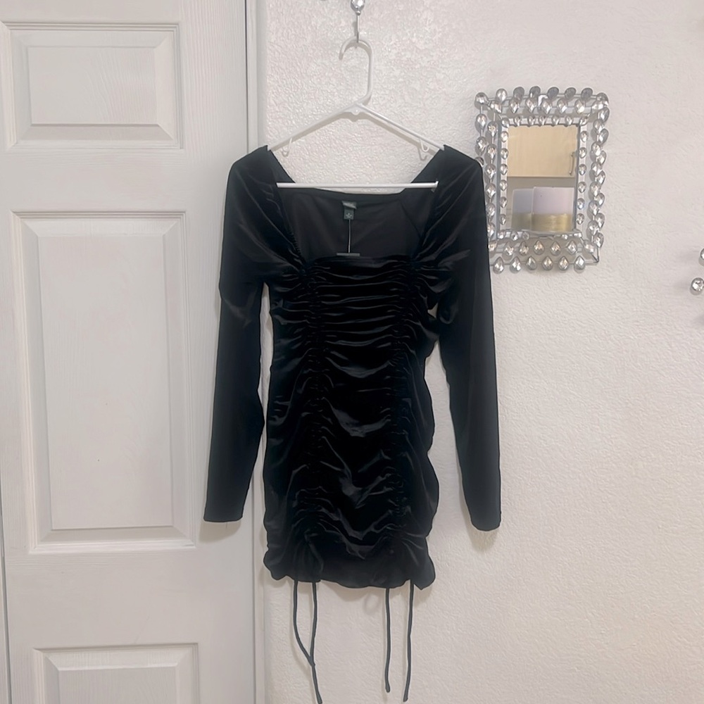 NWT Velvet LS Scrunch Mini Dress SZ Medium